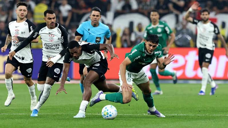 Corinthians x Palmeiras foi pegado do começo ao fim, e clima quente se estendeu no pós jogo