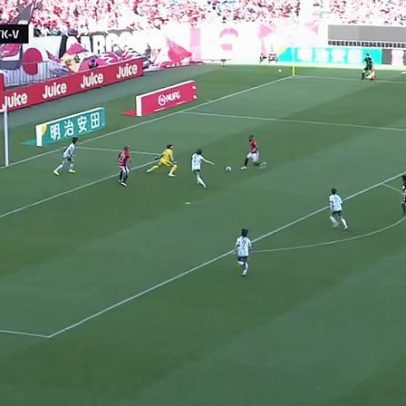 Urawa Reds vence Tokyo Verdy 1-0 com defesa do goleiro Yuya Nagasawa