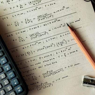 IA chinesa resolve problema matemático não resolvido há uma década em horas