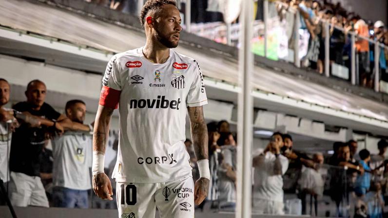 Gestão busca equilíbrio entre dívidas e receitas com foco na permanência de Neymar