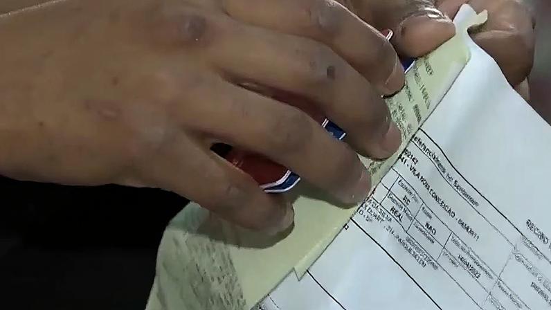 Oferta de crédito disfuncional acentua o problema, diz economista