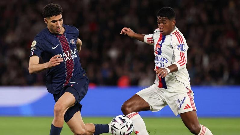 Achraf Hakimi não gostou da postura de Endrick no jogo entre PSG e Lyon. Foto: Franck Fife/AFP