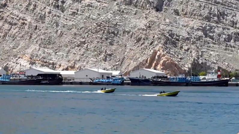 Sites de monitoramento marítimo mostraram circulação de embarcações por Ormuz