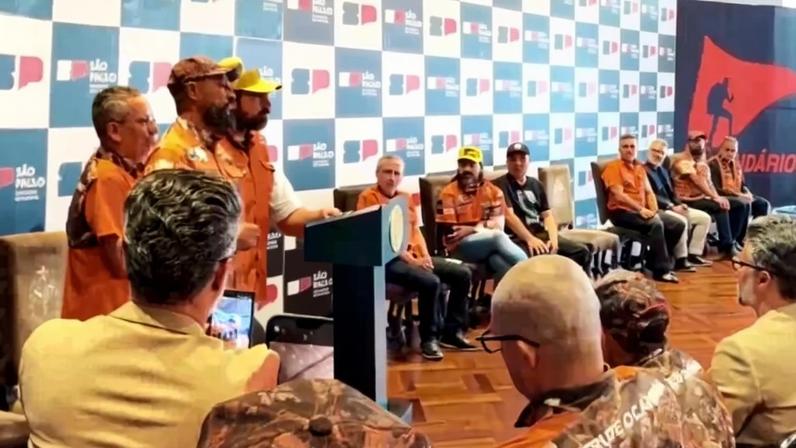 Tarcísio recebe movimento Legendários em São Paulo