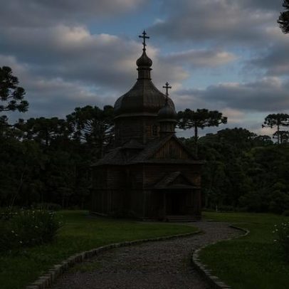 Memorial em Curitiba vira símbolo da imigração ucraniana