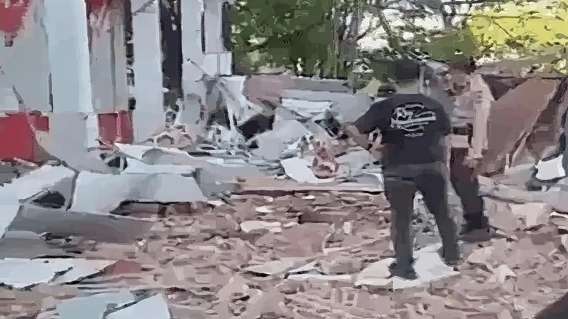 Moradores deixaram suas casas depois do abalo, que durou de 10 a 20 segundos