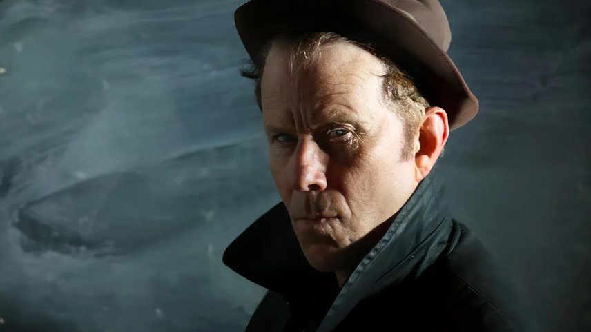 Tom Waits lança primeira música em 15 anos, protesto sombrio