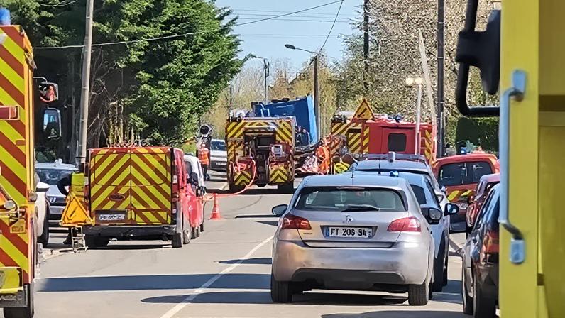 Trem de alta velocidade francês colidiu com um caminhão militar, matando o maquinista