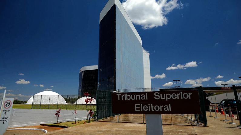 Federação Brasil da Esperança, da qual o PT faz parte, pede que o TSE conceda liminar reconhecendo a ilicitude do conteúdo; na imagem, fachada do TSE