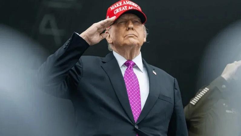 Donald Trump, o líder que organizava a coalizão, já não consegue falar a uma base que deixou de ser una, diz a articulista