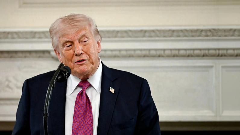 Trump anunciou a extensão do cessar-fogo com o Irã após colapso das negociações e manteve o bloqueio naval no Estreito de Ormuz.