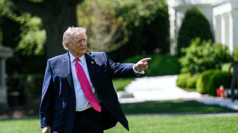 O presidente dos EUA, Donald Trump, confirmou nova tentativa de interlocução com o Irã mediada pelo Paquistão (Foto: Molly Riley/ Official White House)