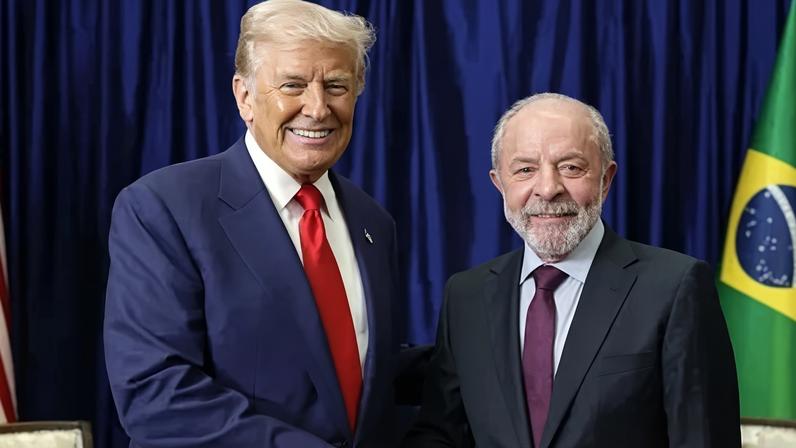 Imagem de Donald Trump e Luiz Inácio Lula da Silva foi mostrada durante o pronunciamento de Natal do presidente brasileiro