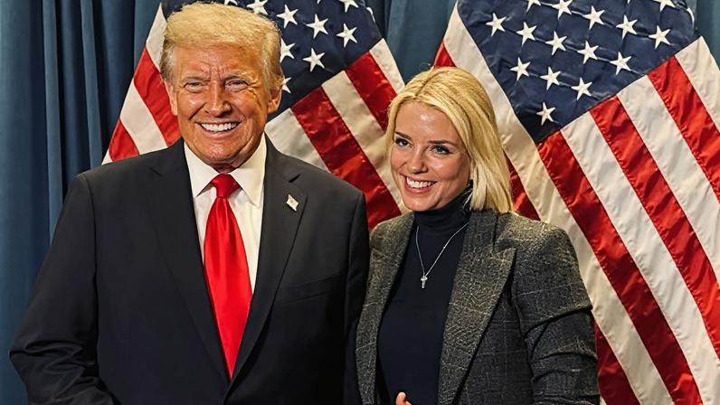 Trump escolhe Pam Bondi para procuradora-geral dos EUA após Gaetz se retirar