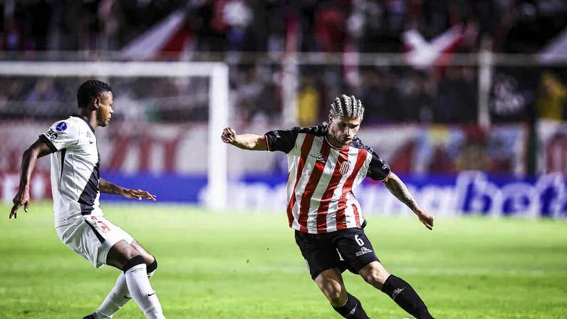 Com time cheio de jogadores jovens, Vasco empatou com o Barracas Central