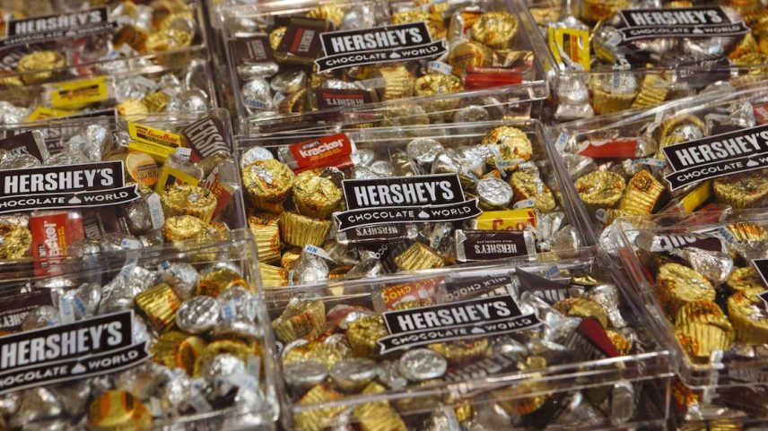 Usuários de GLP-1 continuam a comprar doces e chocolates porque eles são embalados em pequenas porções, disse o CEO da empresa (Foto: Angus Mordant/Bloomberg)