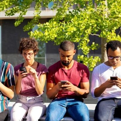 Tech neck: como uso excessivo de celular afeta a postura
