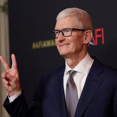 Tim Cook deixa o cargo de CEO da Apple após 15 anos