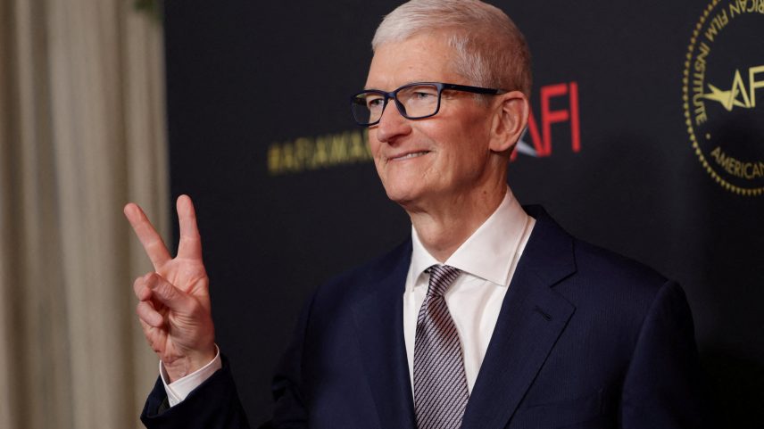Tim Cook deixa o cargo de CEO da Apple após 15 anos