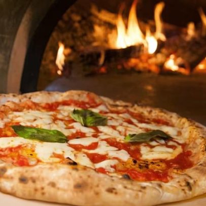 Pizzaiolos avaliam quatro hábitos considerados crimes contra as pizzas
