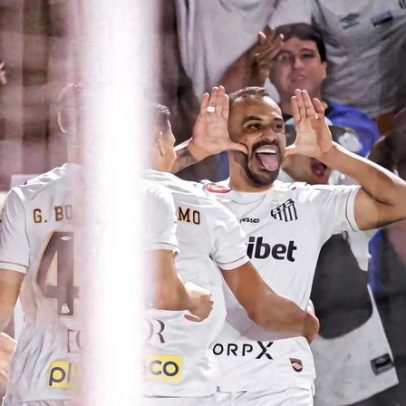 Santos vence o Atlético-MG na Vila Belmiro e respira no Brasileirão