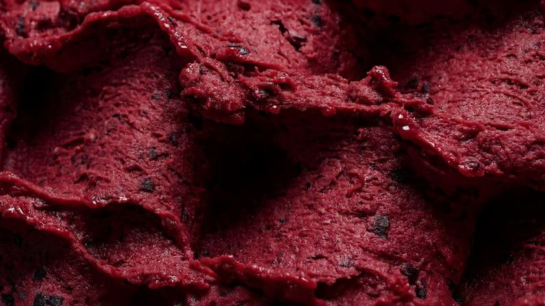 Sorvete de frutas vermelhas. Foto: Digihelion/ Adobe Stock