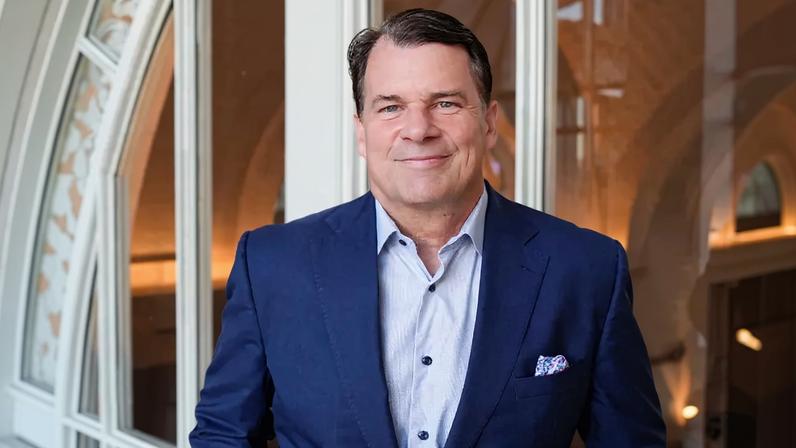 Farley analisa o estado da indústria automotiva e os desafios da Ford