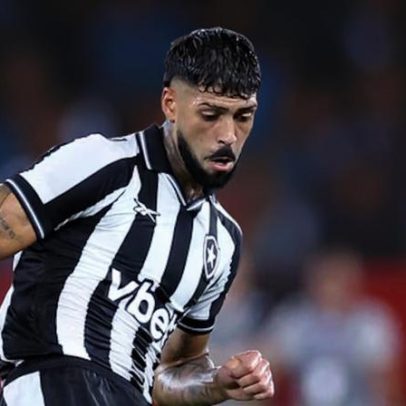 Palmeiras avalia proposta por Alexander Barboza, zagueiro do Botafogo