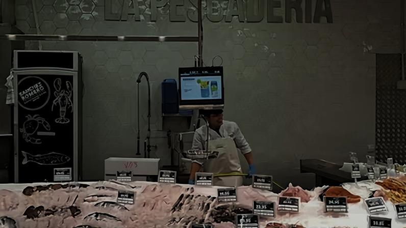 Pescadería en un supermercado Sánchez Romero en Madrid.