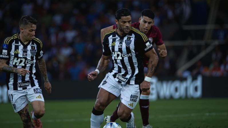 Hulk pede para não jogar pelo Atlético-MG e retoma negociações
