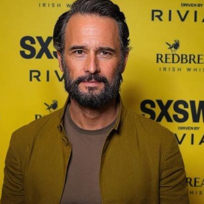 Rodrigo Santoro leva a primogênita a parque na Espanha