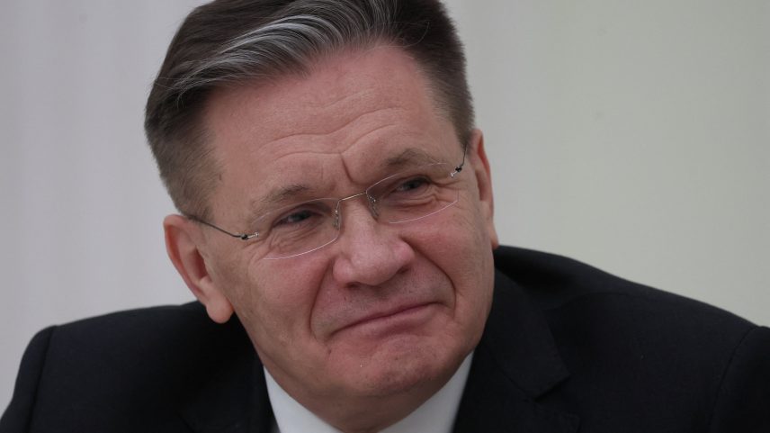 Rússia retira mais 198 funcionários da usina nuclear de Bushehr, Irã