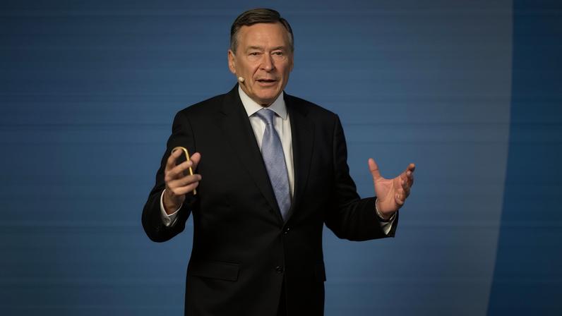 Indra ratifica Simón como presidente das comissões internas de Escribano