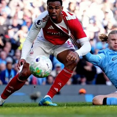 City vence Arsenal em final antecipada e aumenta pressão no título