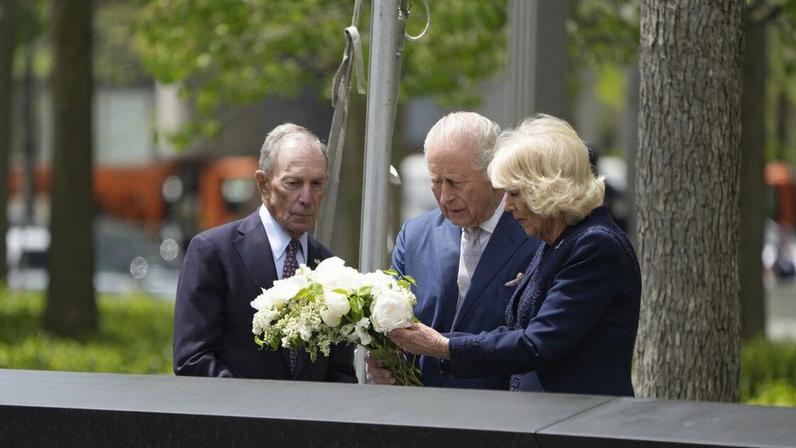 Rei Charles III e rainha Camila visitam memorial do 11 de setembro em Nova York