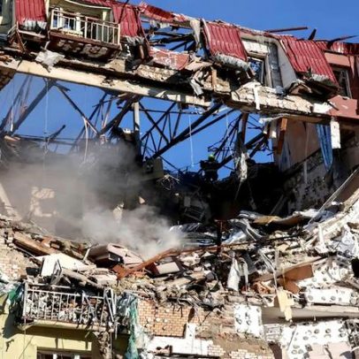 Drones russos matam mãe e filha de 2 anos em Odessa, Ucrânia