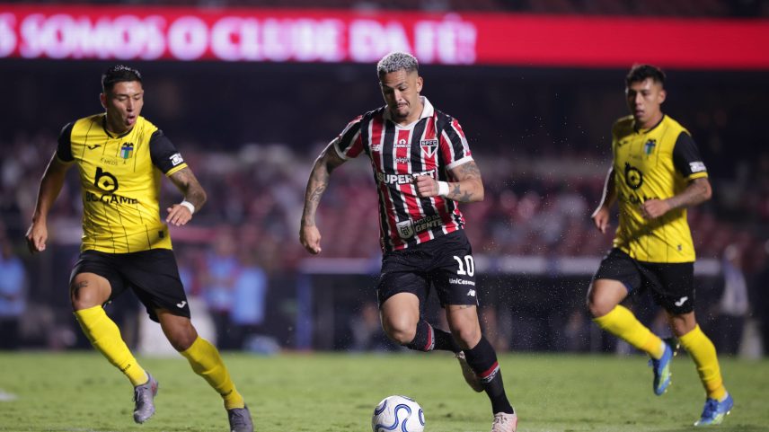 São Paulo vence O’Higgins no Morumbi com gols em meio a vaias