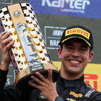 Helio Castroneves celebra vitórias e mira novos desafios