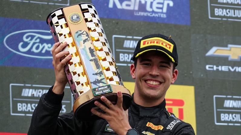 Dudes comemora vitória (Foto: Carsten Horst)