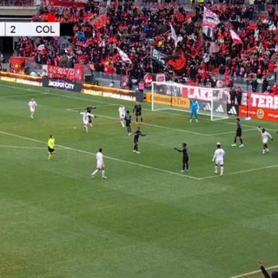 Toronto FC e Colorado Rapids empatam 2-2; Miguel Navarro expulso