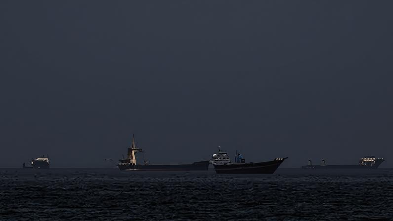 Rota iraniana para Ormuz permanece travada; setor cruzará pela rota pré-guerra