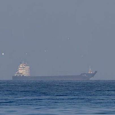 Tráfego em Ormuz atinge nível mais alto desde o início do conflito com Irã