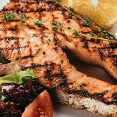 Triptofano e sono: quais alimentos ajudam a regular o ciclo noturno