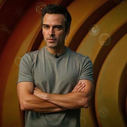 Globo decide sobre Tadeu Schmidt no BBB 26 após morte de Oscar