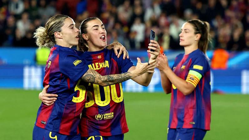 Barcelona goleia Real Madrid e avança à semifinal da Champions Feminina