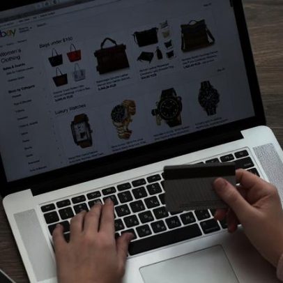 eBay prevê receita do segundo trimestre acima das estimativas