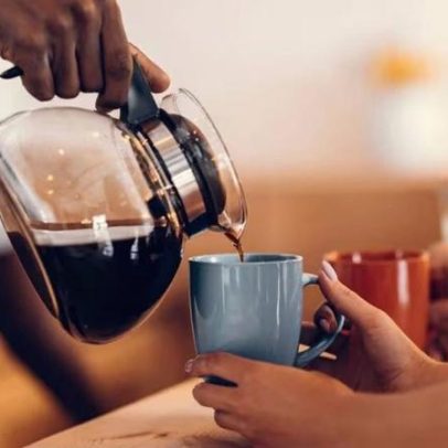 Camping em cafés: a disputa entre nômades digitais e pequenos negócios