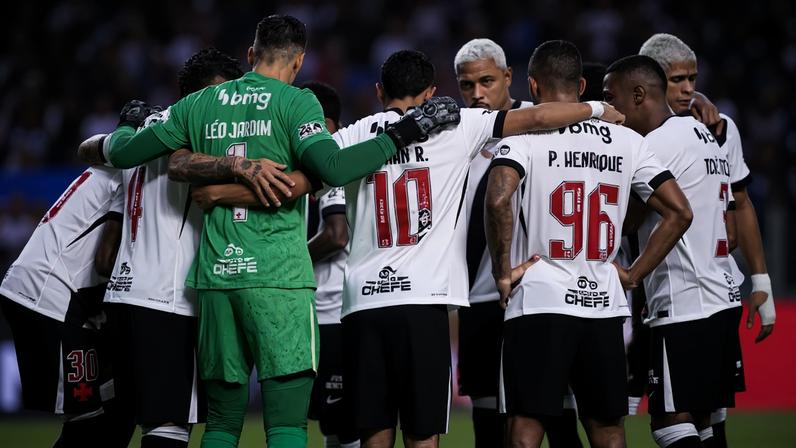 Time do Vasco perfilado (Foto: Matheus Lima/Vasco)