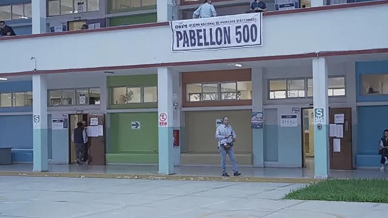 Vista de uma seção eleitoral em Lima, no Peru