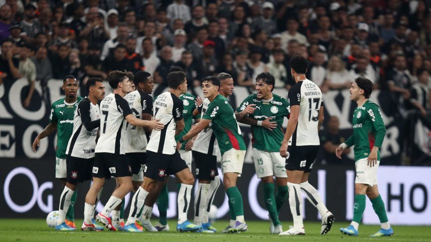 Tensão do gramado vai pra fora do campo agora